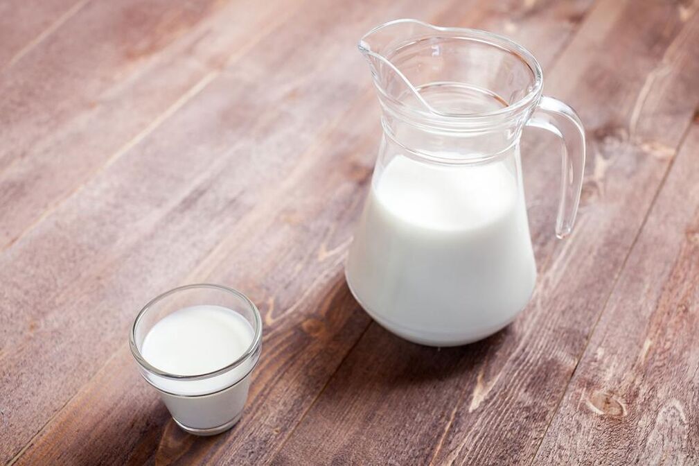 The diet menu for people with stomach ulcers includes low-fat milk