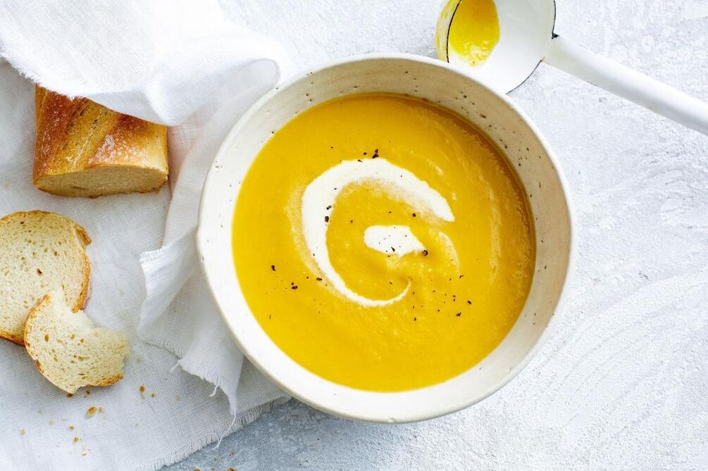While following the stomach ulcer diet, you can cook pureed pumpkin soup